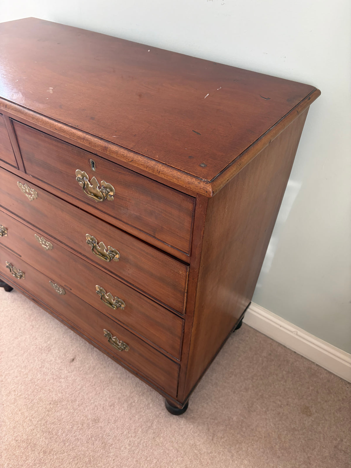 CHEST OF DRAWERS