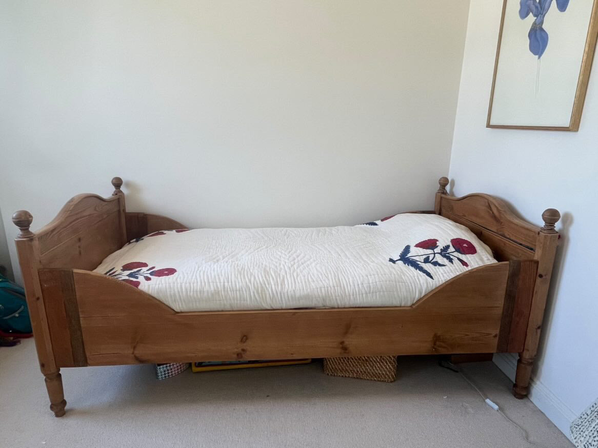 SINGLE BED