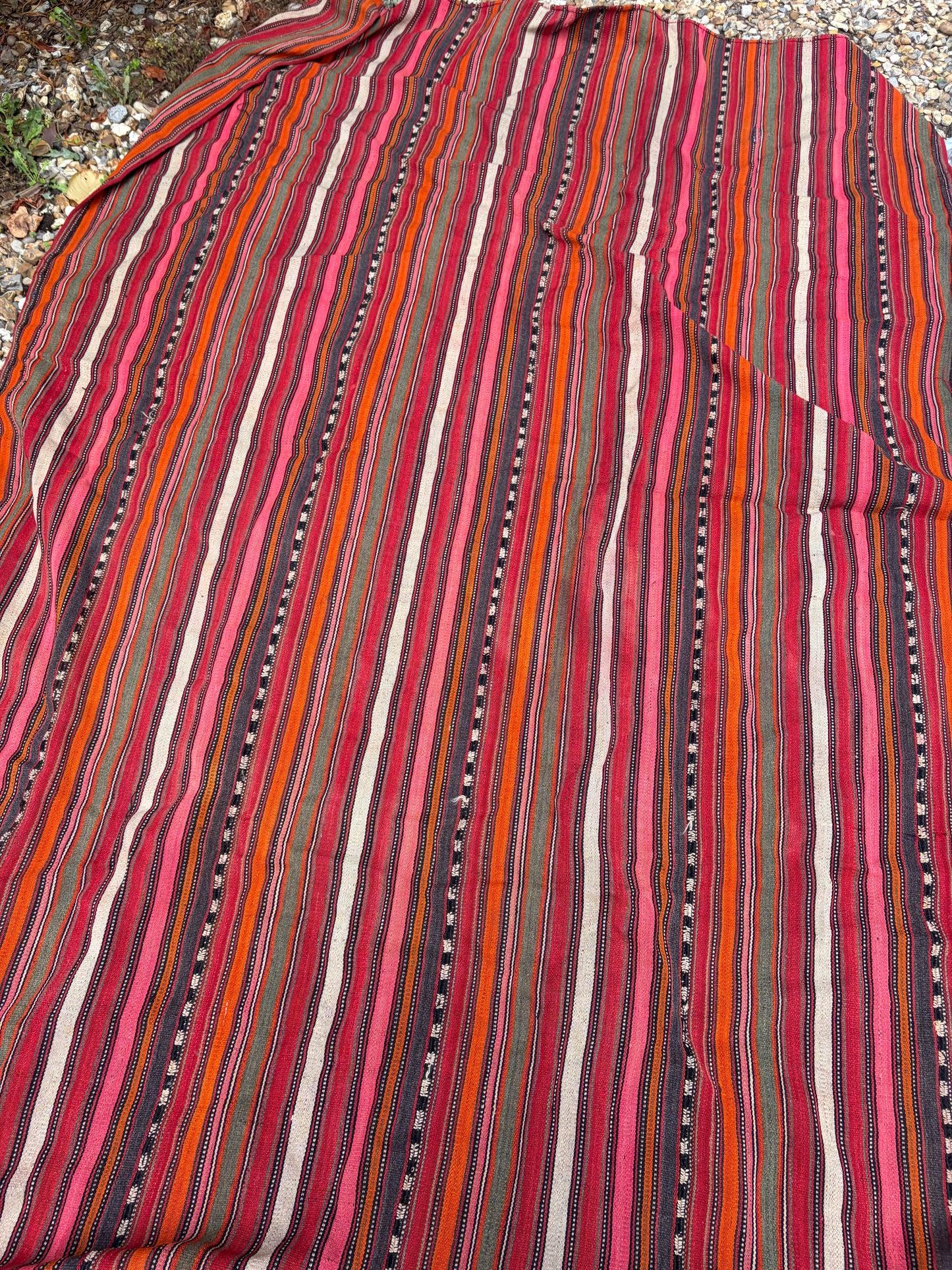 RUG / THROW
