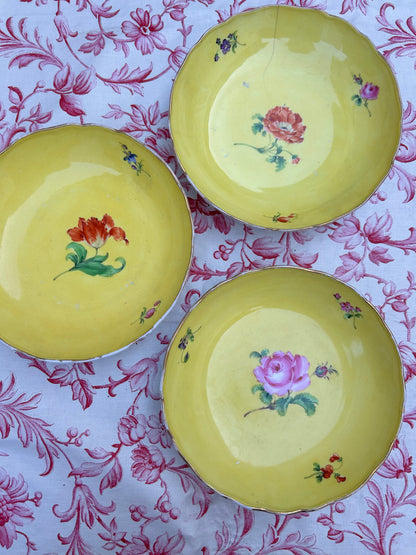 SET OF THREE PLATES