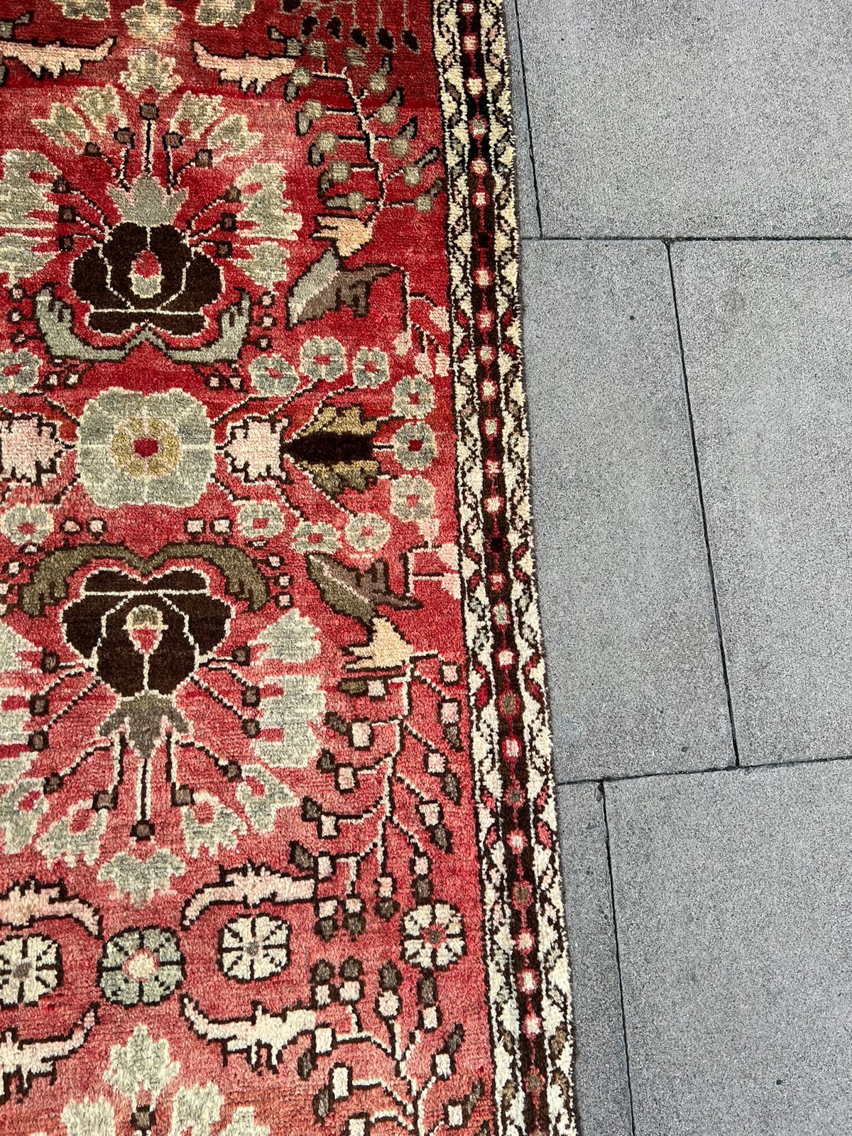 CARPET RUNNER