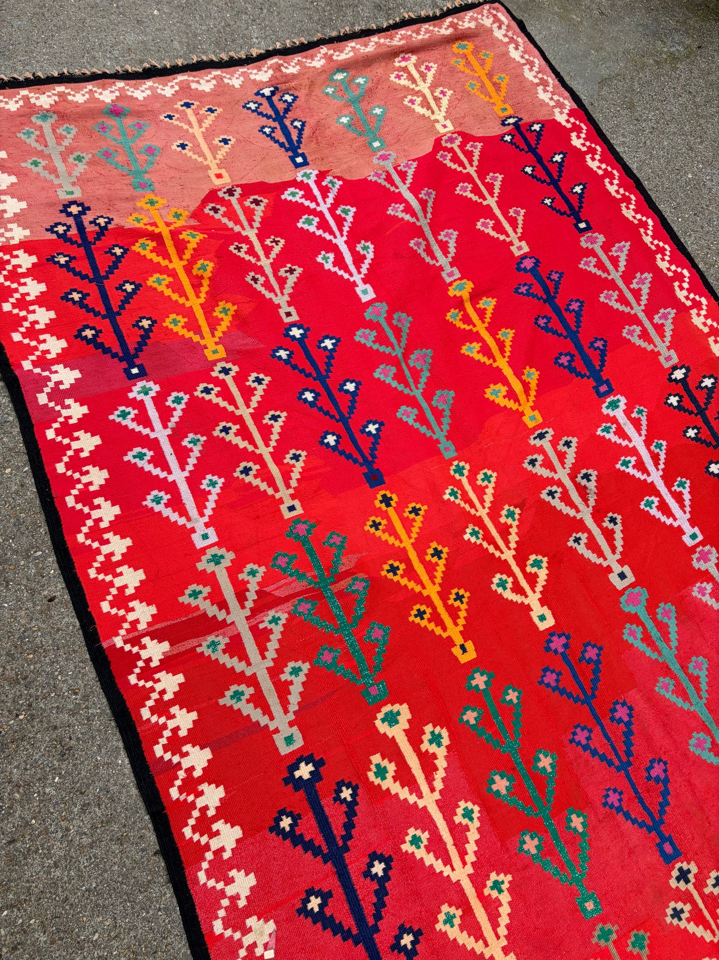 RED KILIM