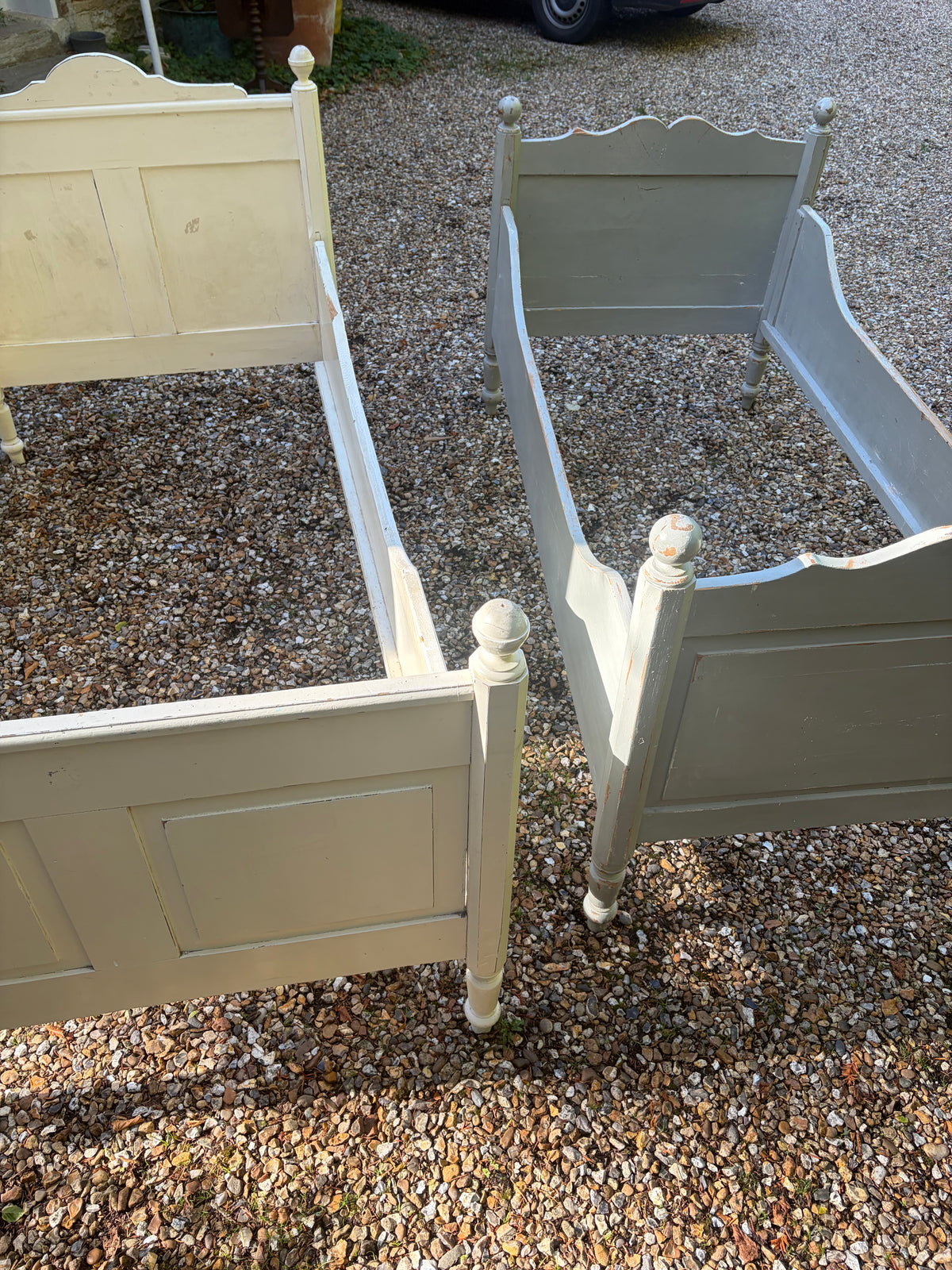 SINGLE SLEIGH BEDS