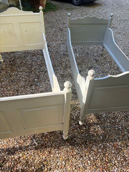 SINGLE SLEIGH BEDS