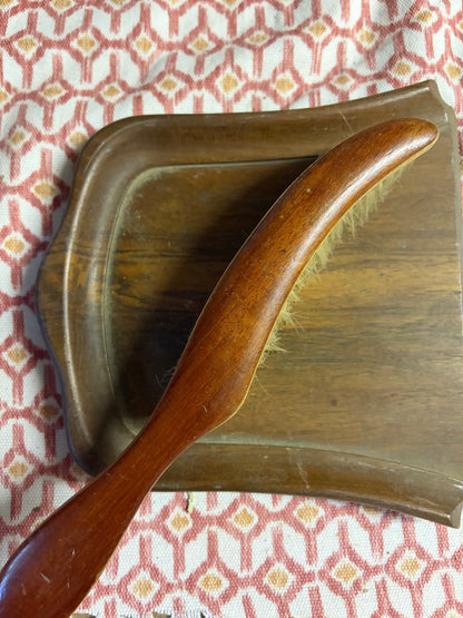 DUSTPAN AND BRUSH