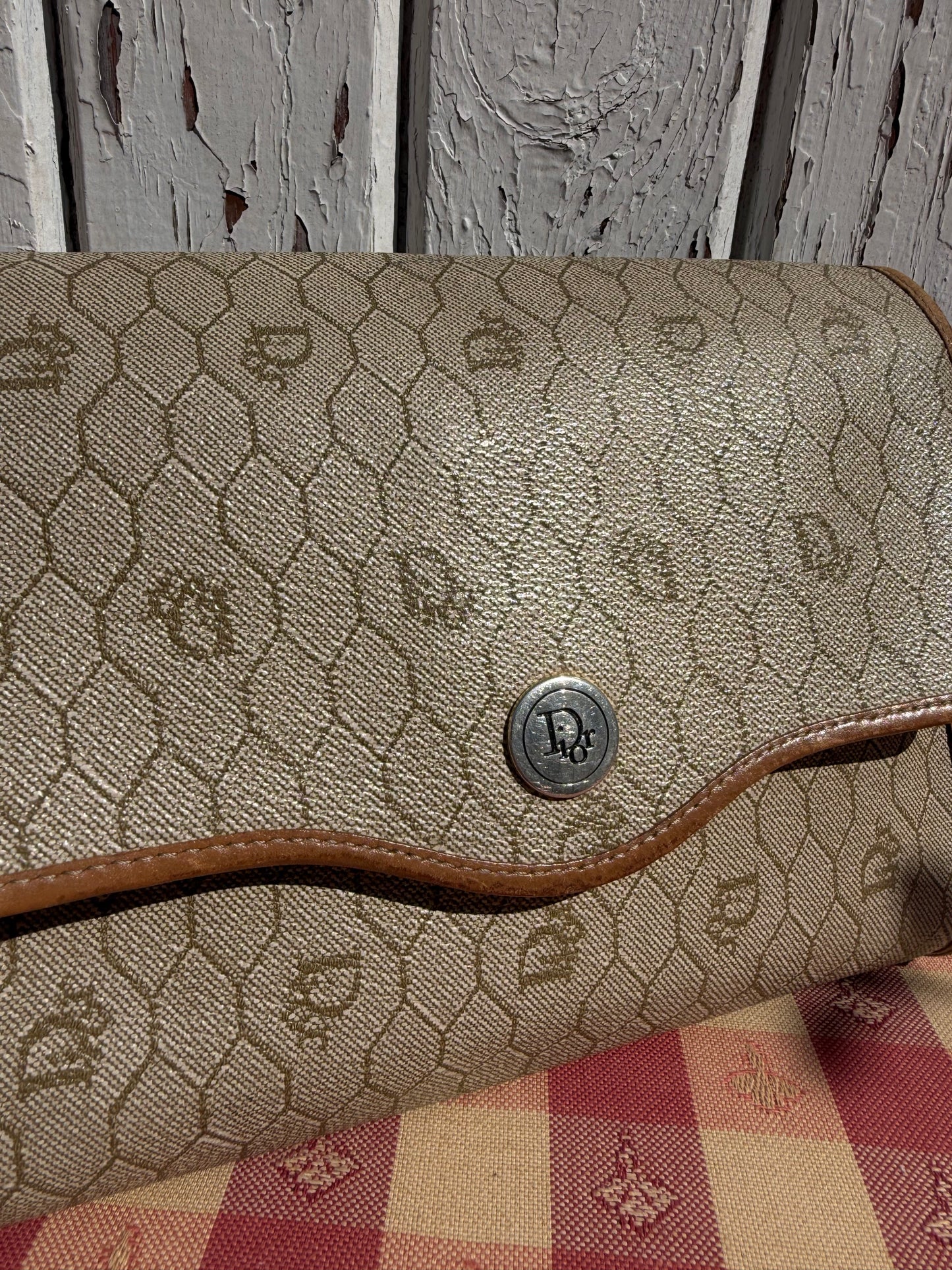 CHRISTIAN DIOR