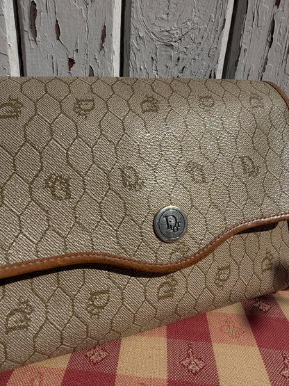 CHRISTIAN DIOR