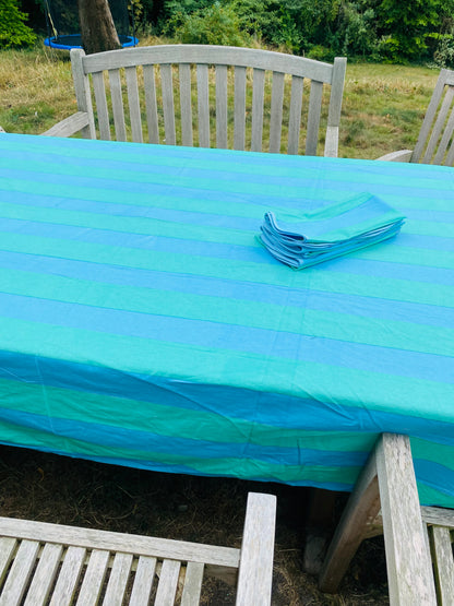 TABLECLOTH AND 6 NAPKINS