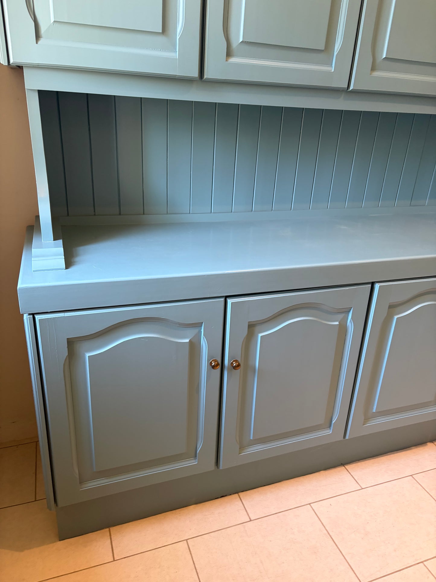 DRESSER
