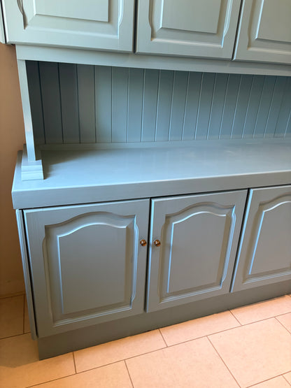 DRESSER