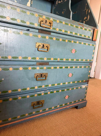 ANTIQUE CHEST