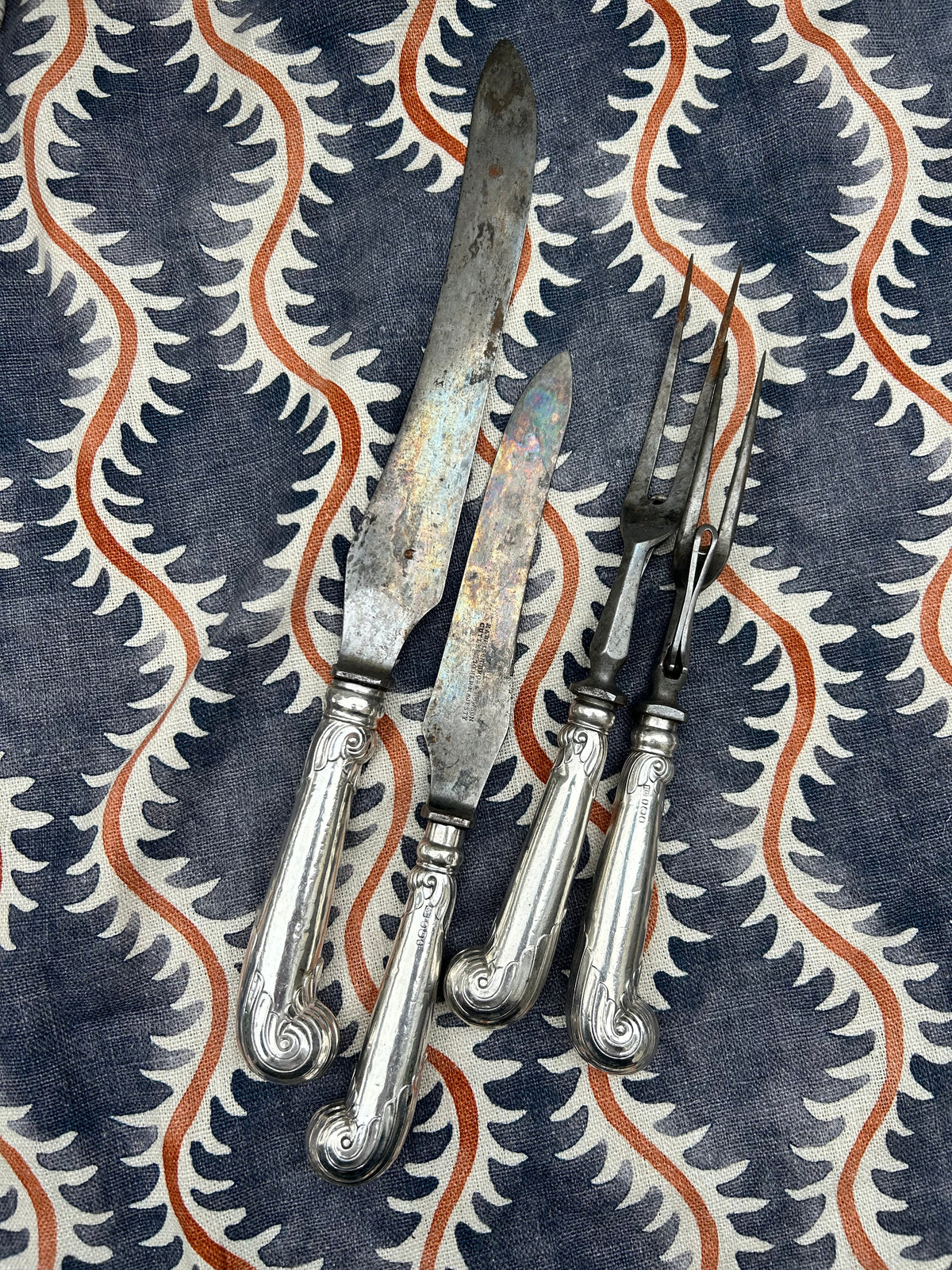 SILVER CARVING SET