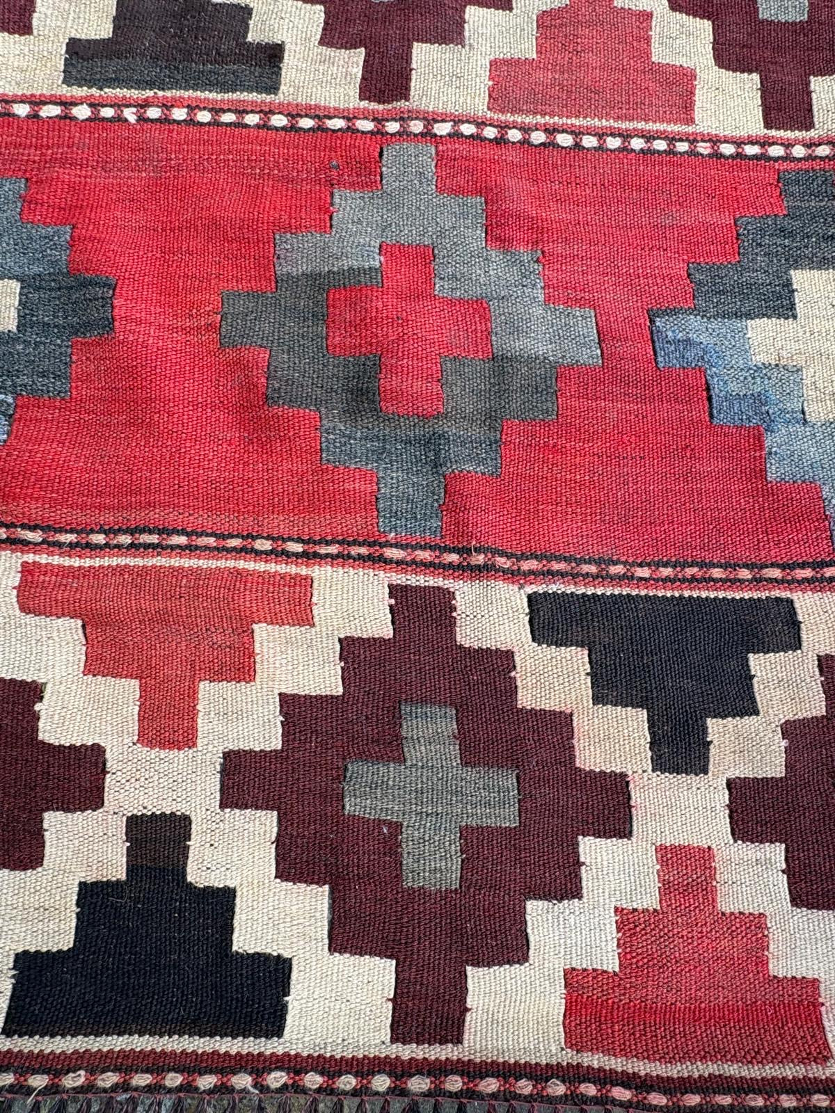 KILIM RUG