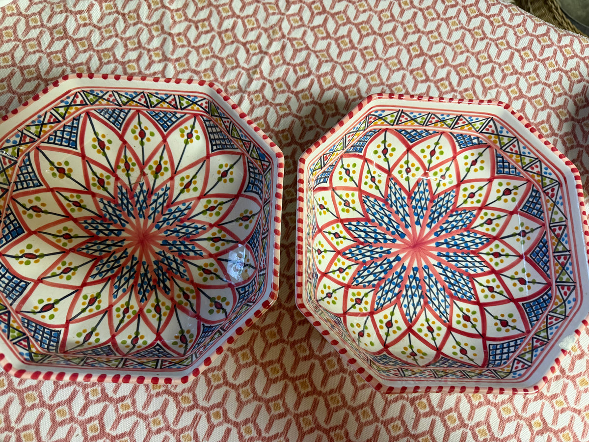 A PAIR OF HAND-PAINTED BOWLS