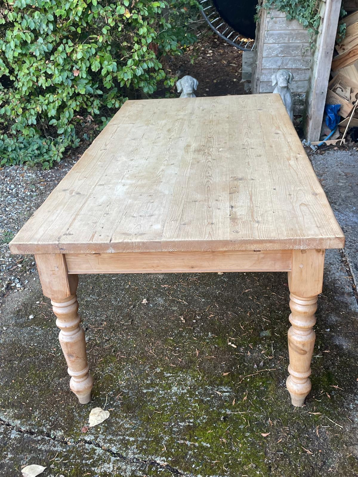 PINE TABLE