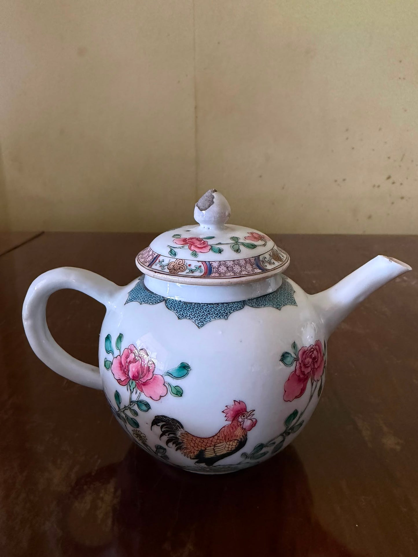 10 COLLECTABLE PIECES