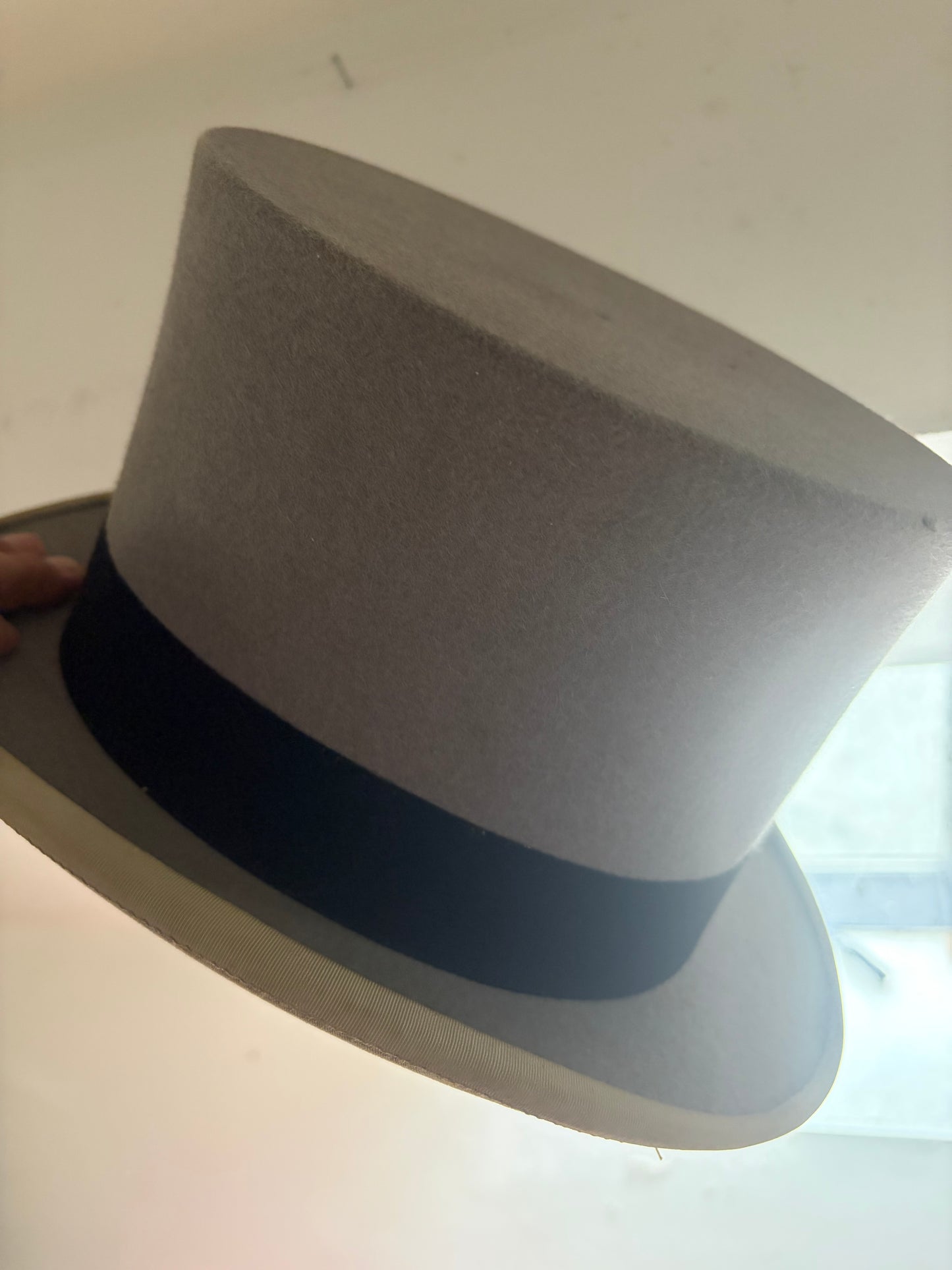 TOP HAT