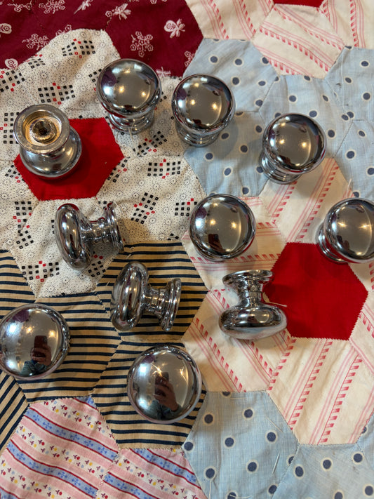 BATHROOM KNOBS