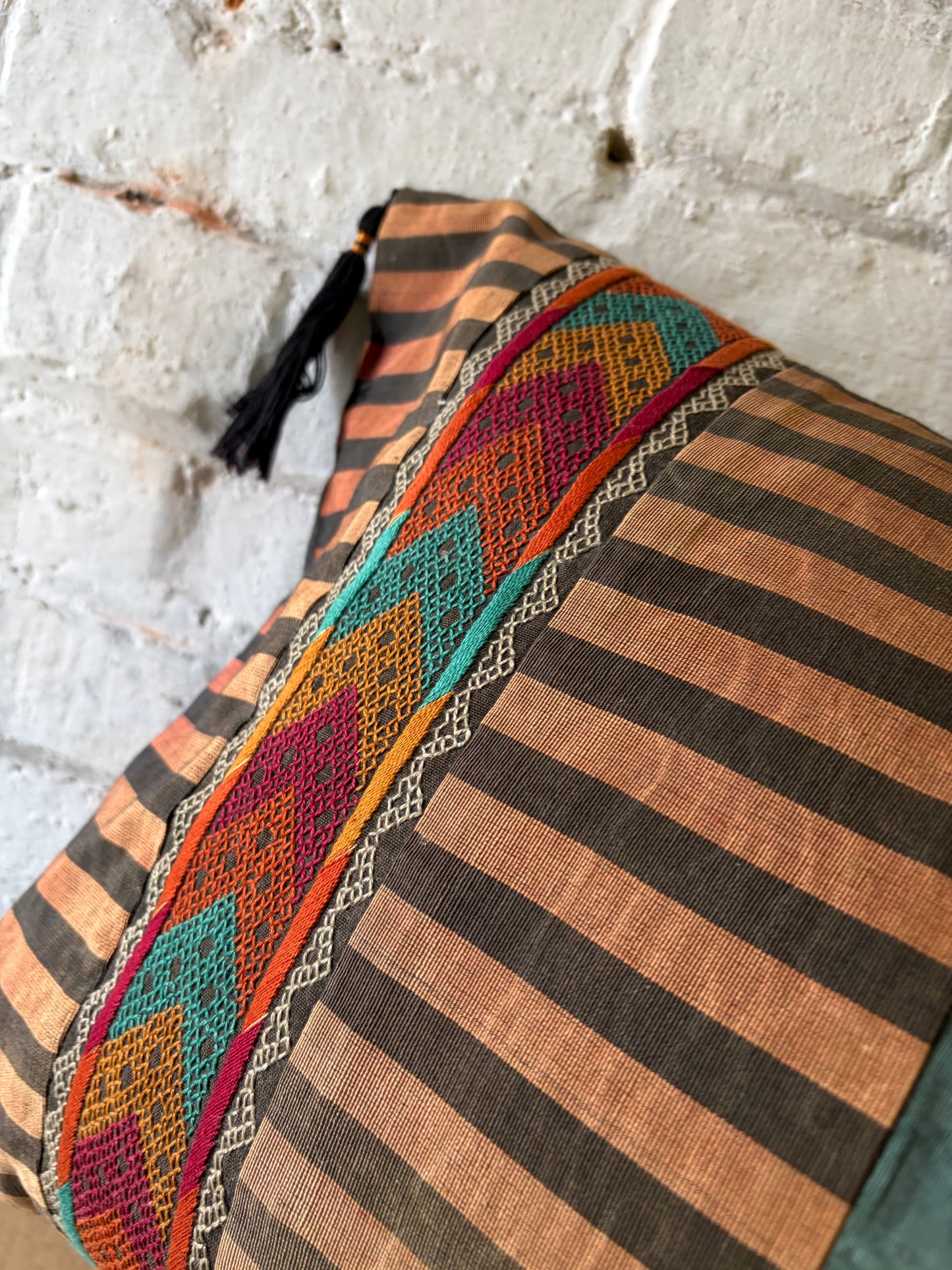 CUSHION