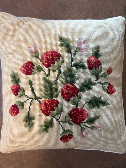 STRAWBERRIES CUSHION