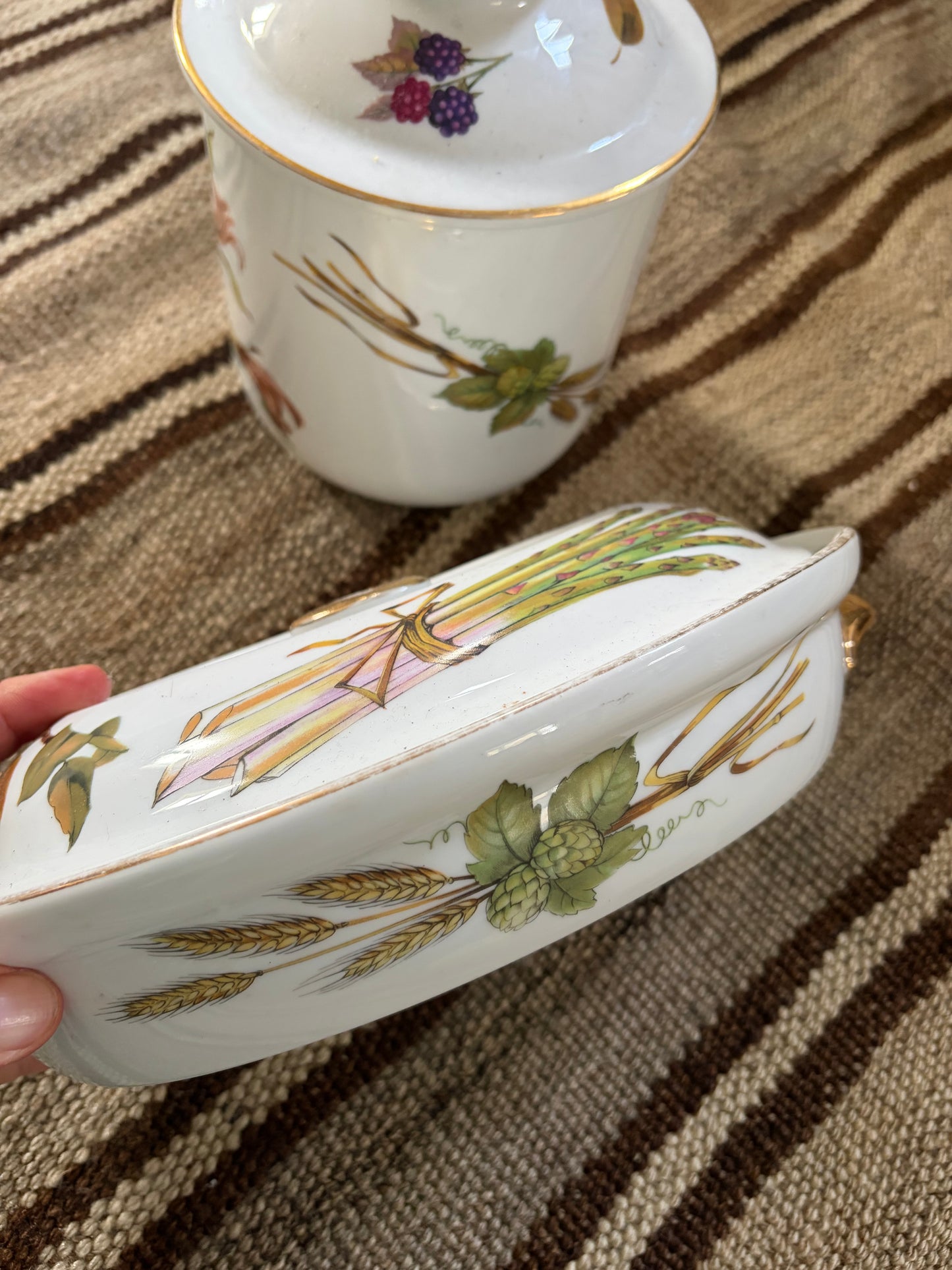 DISH AND POT