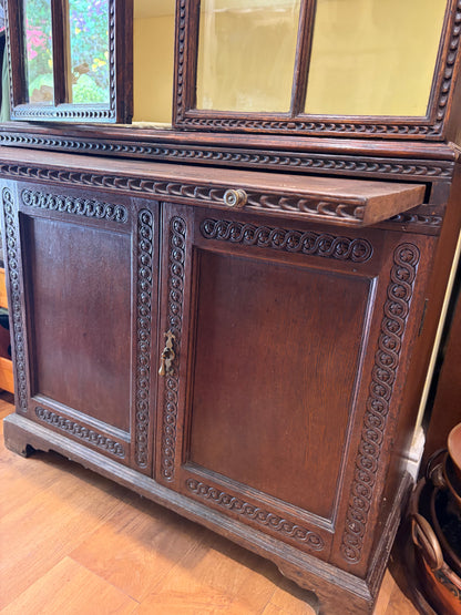 DRESSER