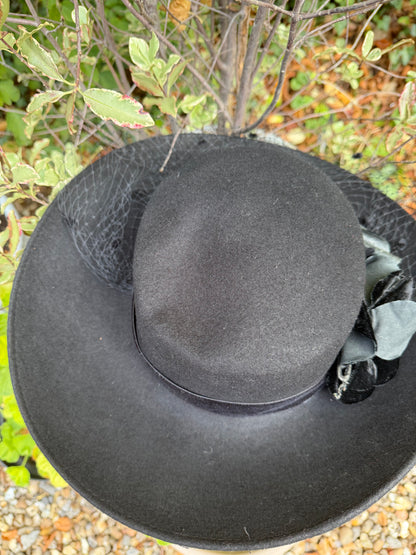 HAT