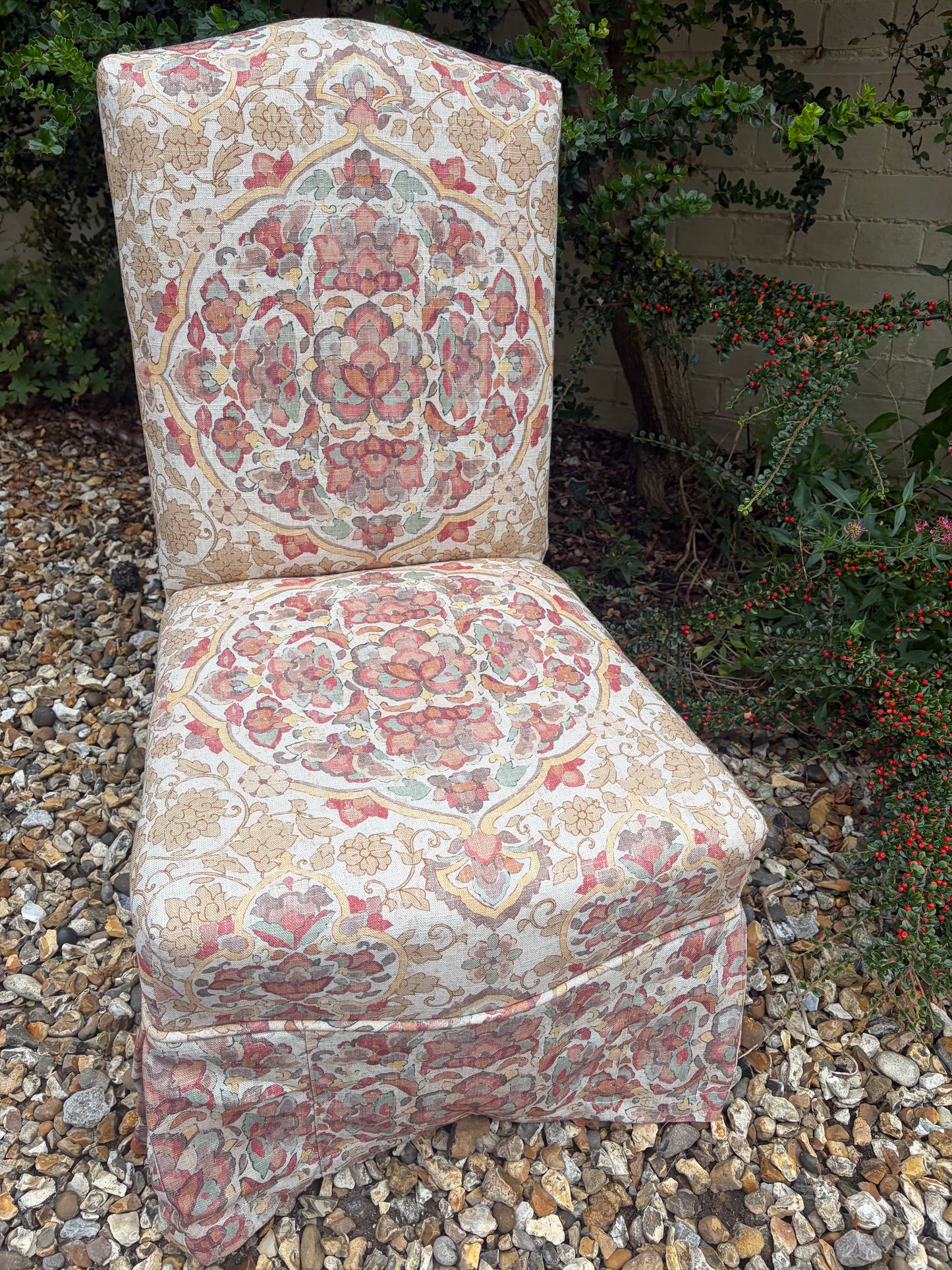 SLIPPER CHAIR
