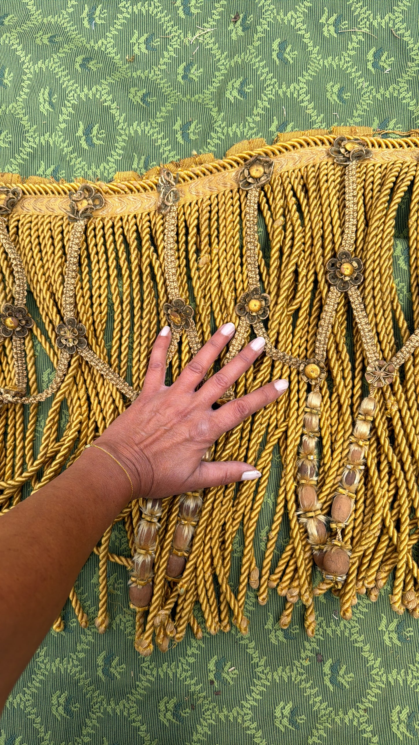 ANTIQUE FRINGING