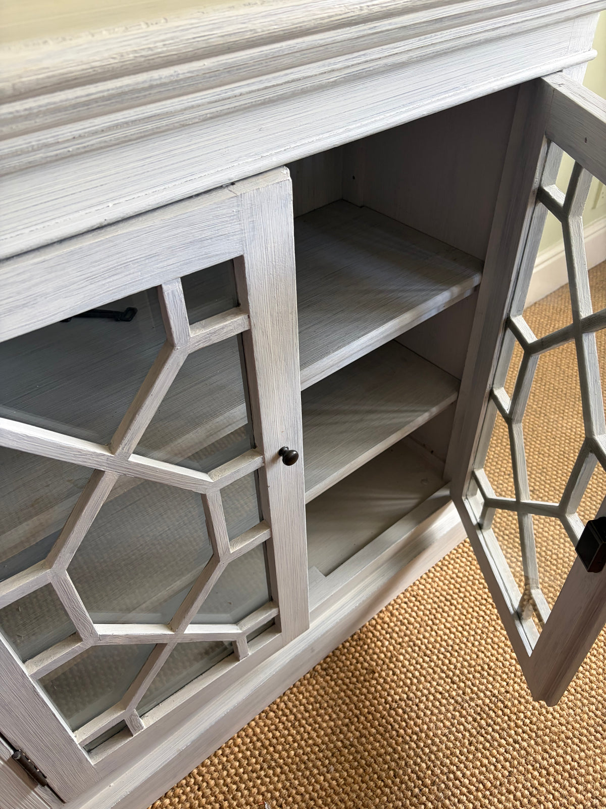 OKA SIDEBOARD