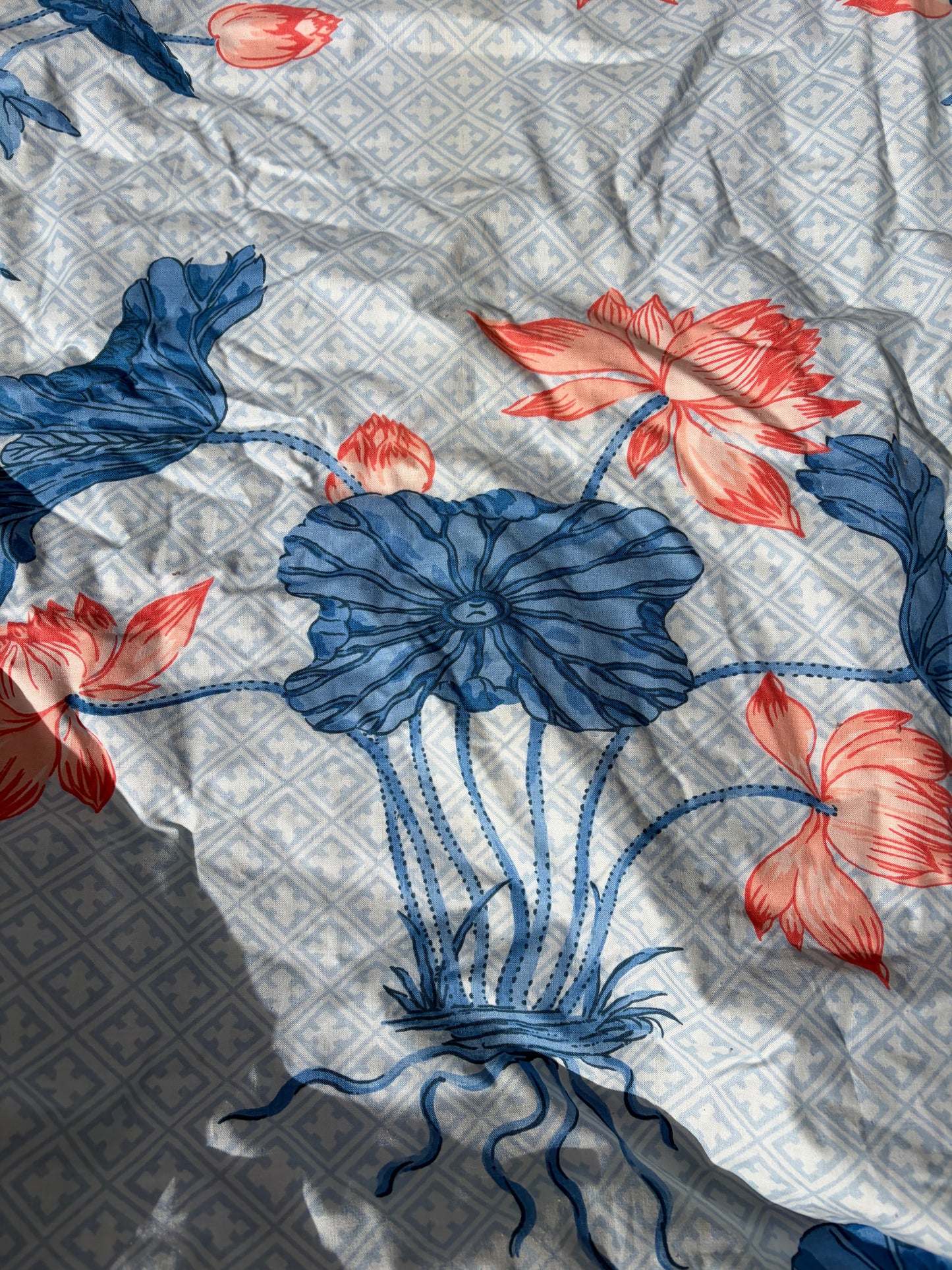 PAIR OF CURTAINS