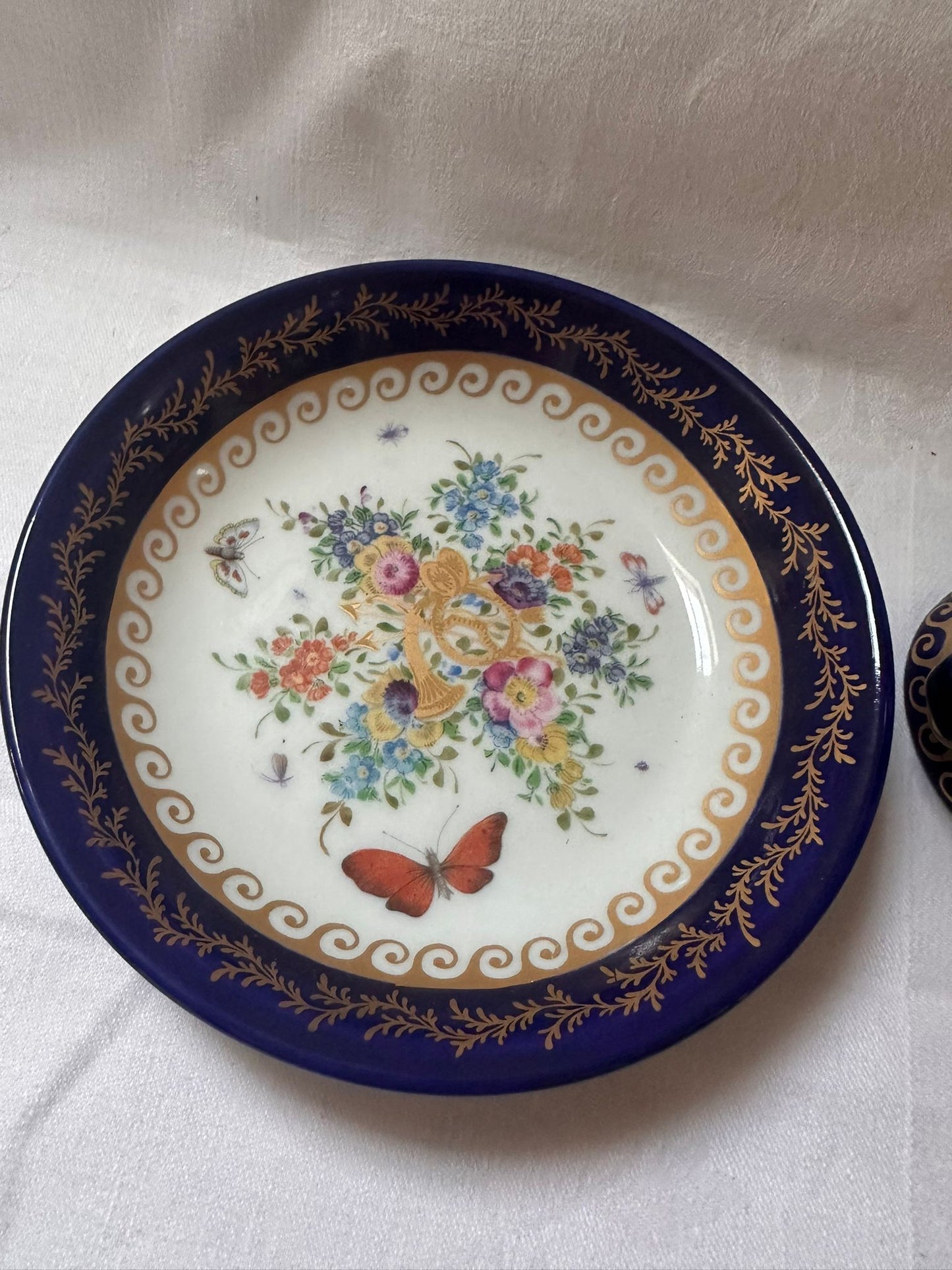 ANTIQUE POT AND PLATE