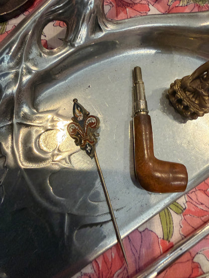 TRINKETS AND CURIOSITIES