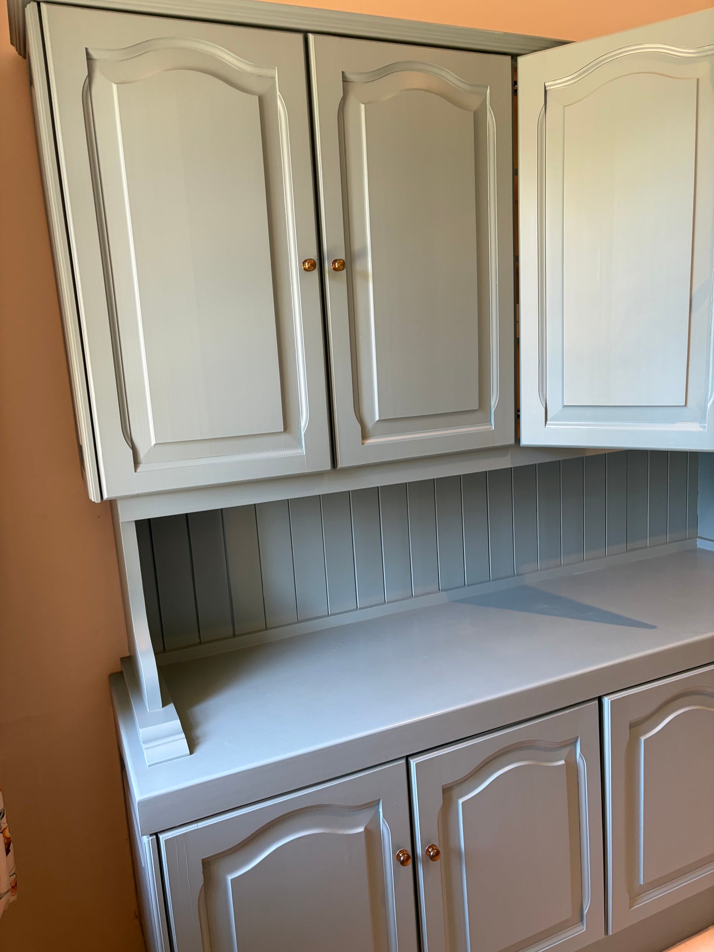 DRESSER