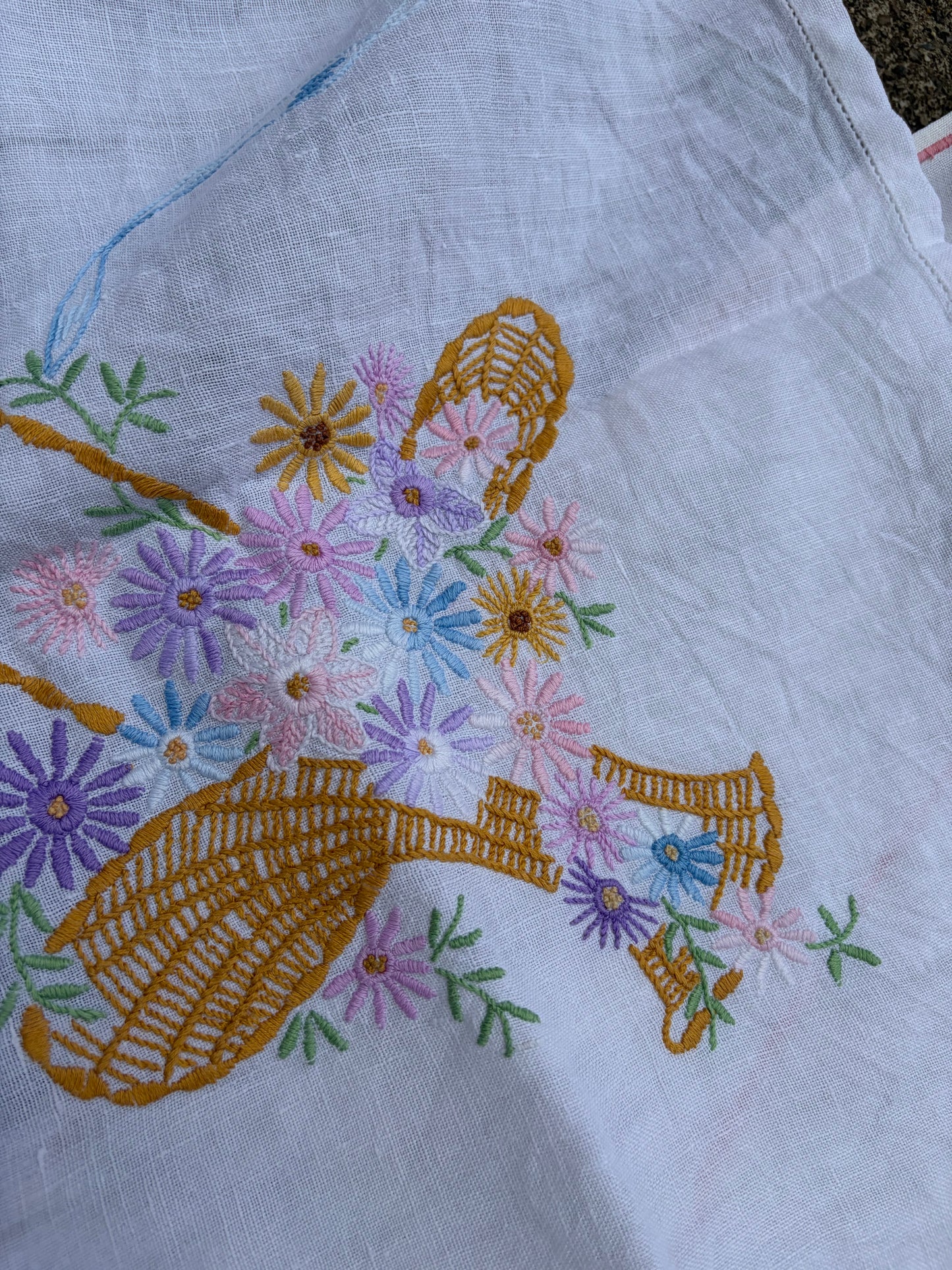 LINEN TABLECLOTHS