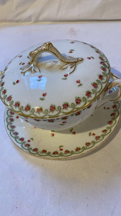 LIDDED BOWL AND PLATE