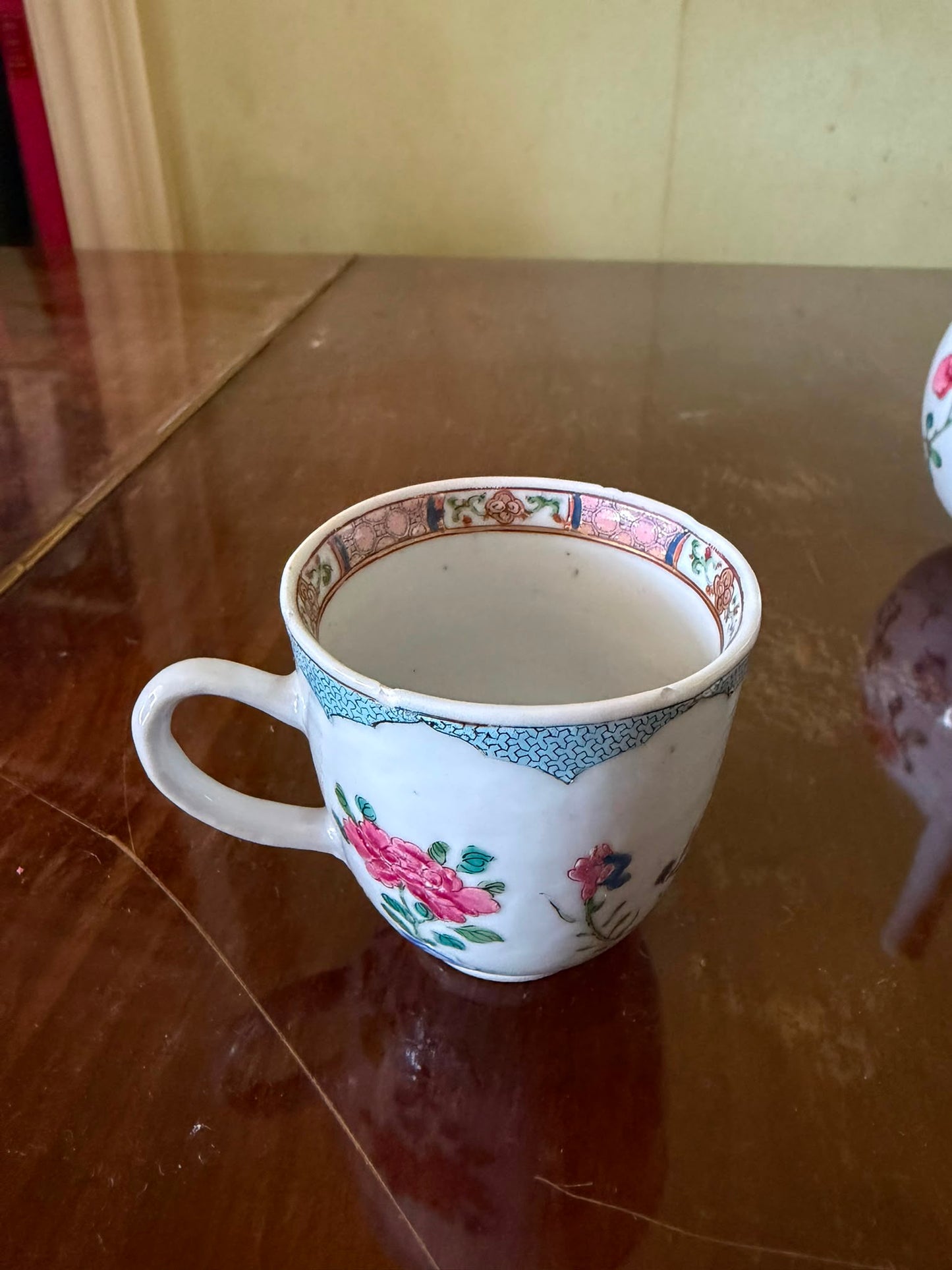 10 COLLECTABLE PIECES