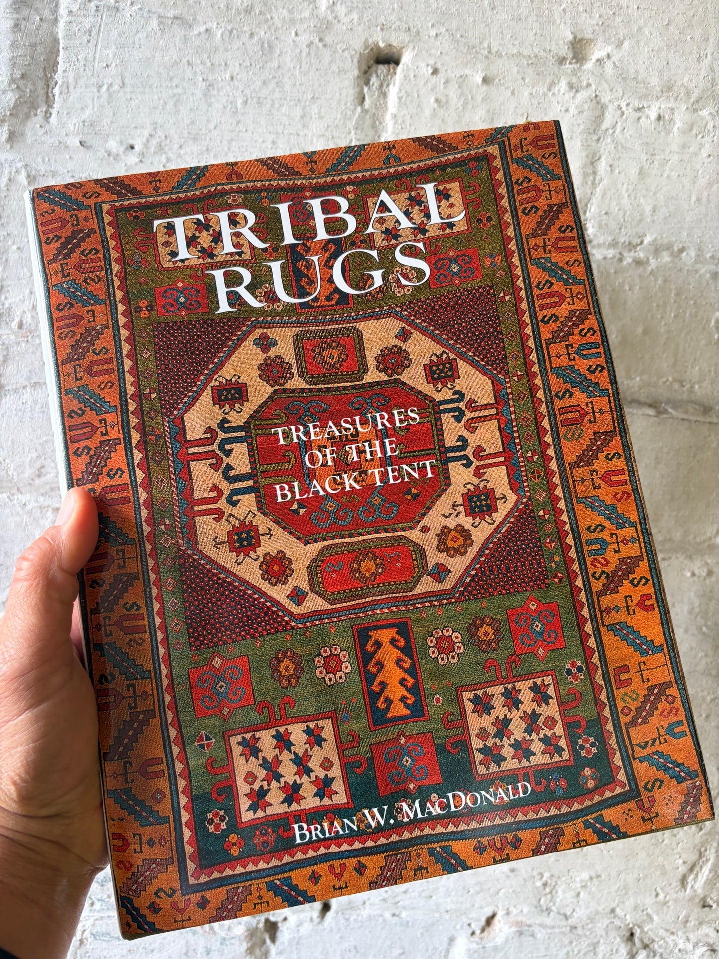 TRIBAL RUGS BOOK
