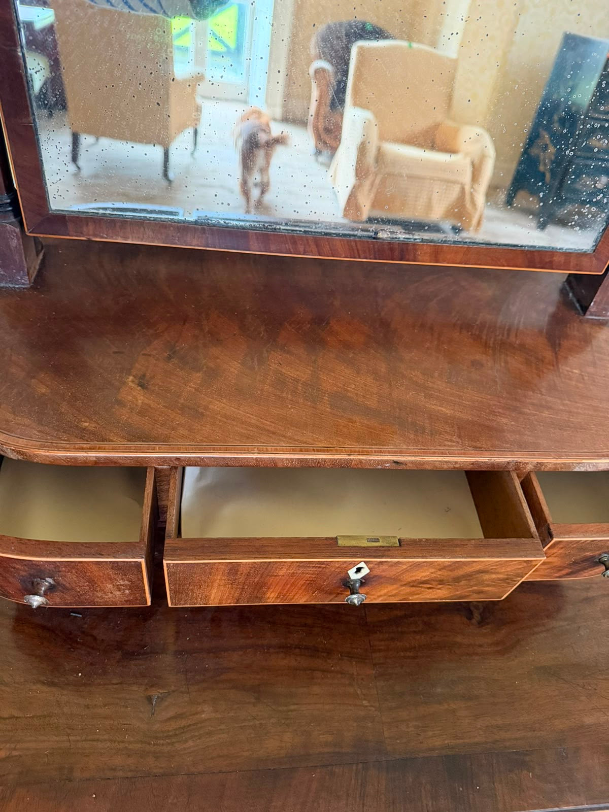 DRESSING TABLE MIRROR