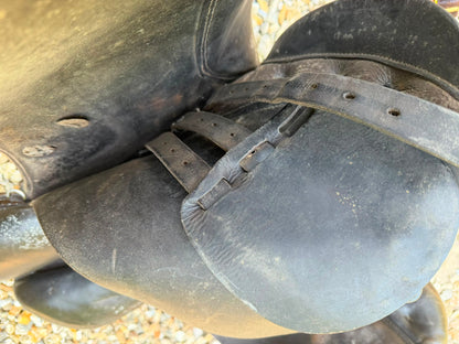 LEATHER SADDLE
