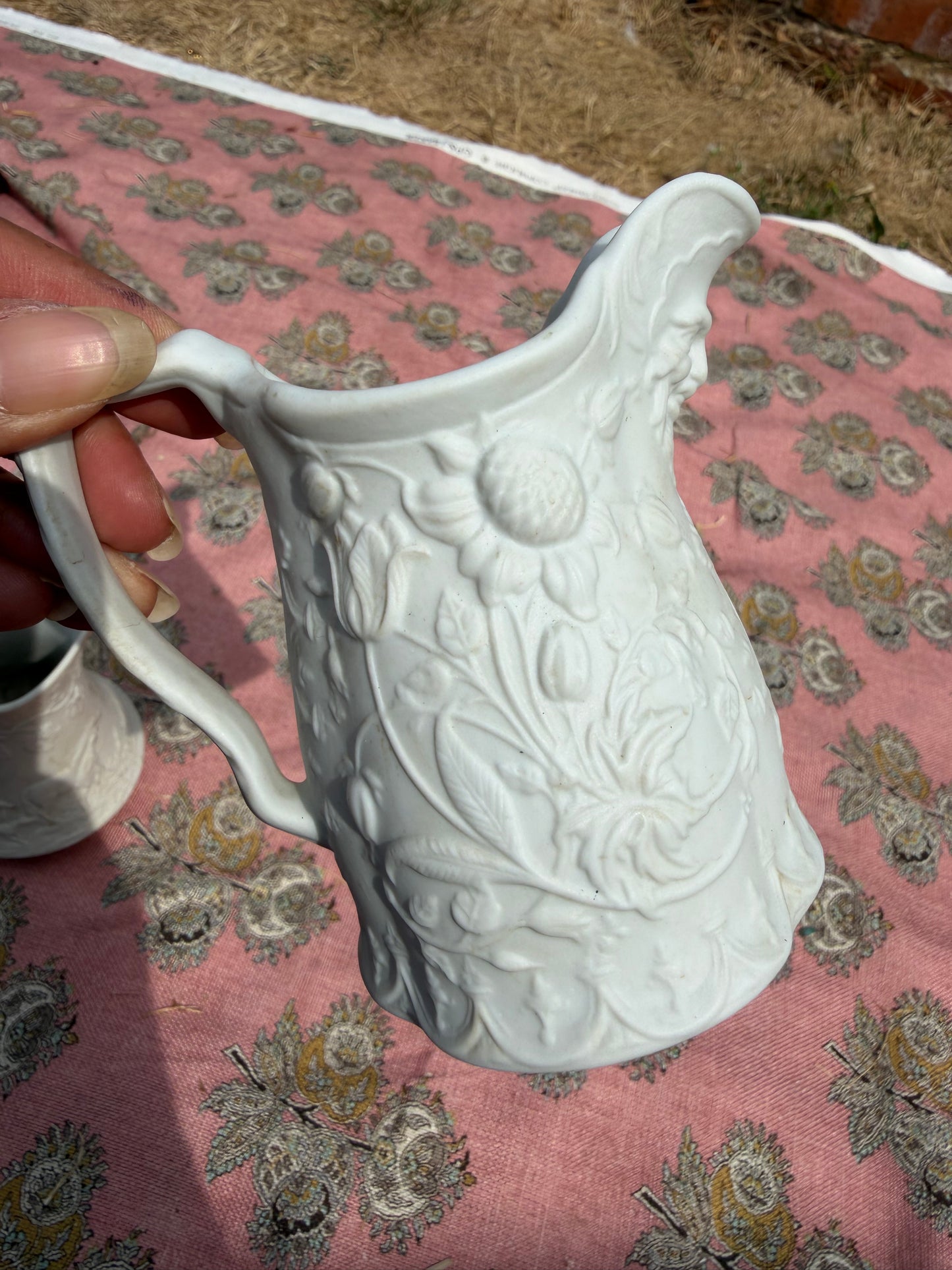JUGS