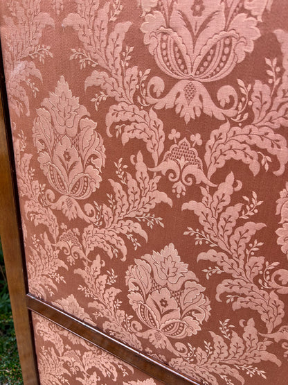 ANTIQUE SCREEN