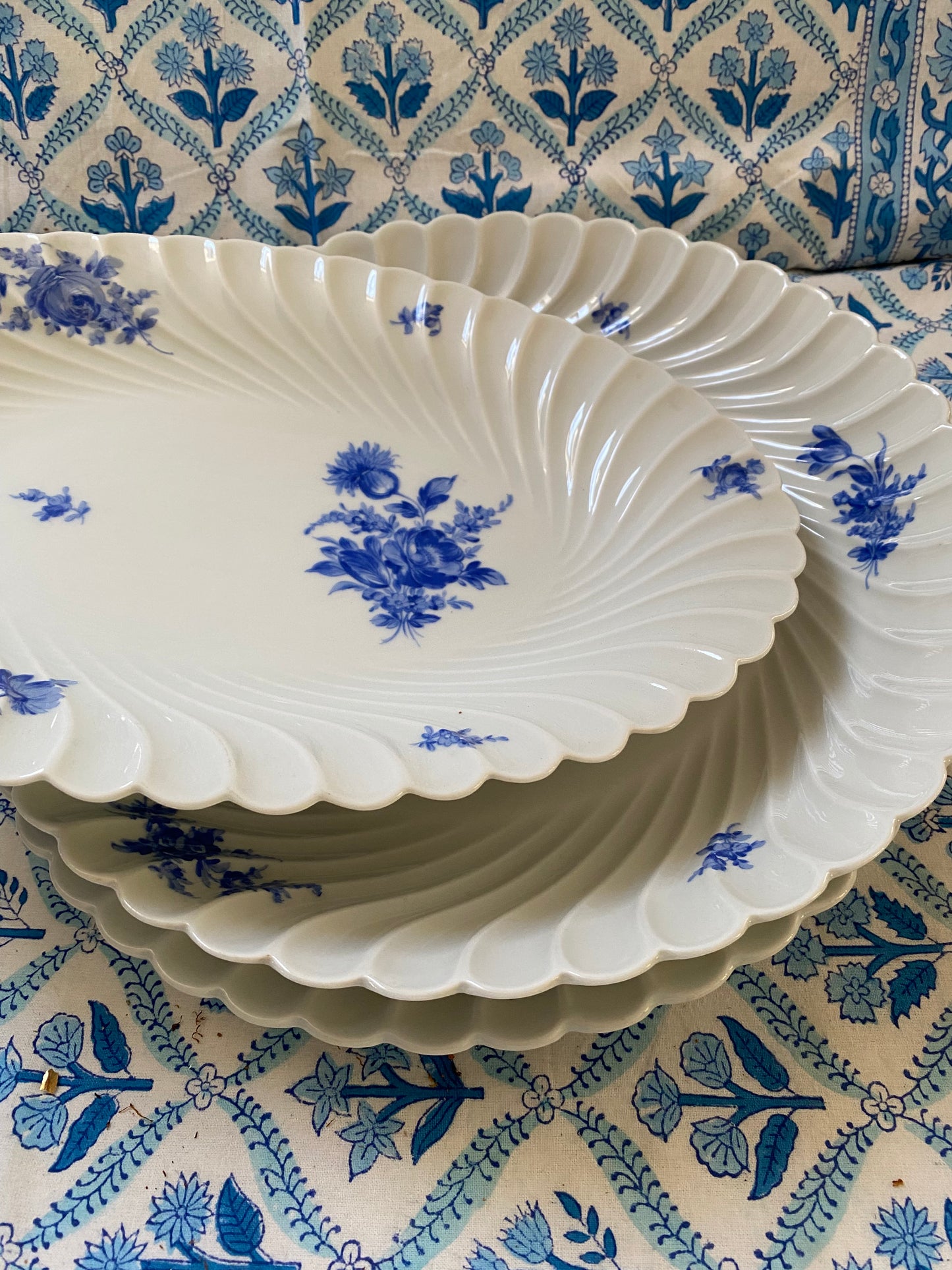 SERVING PLATES