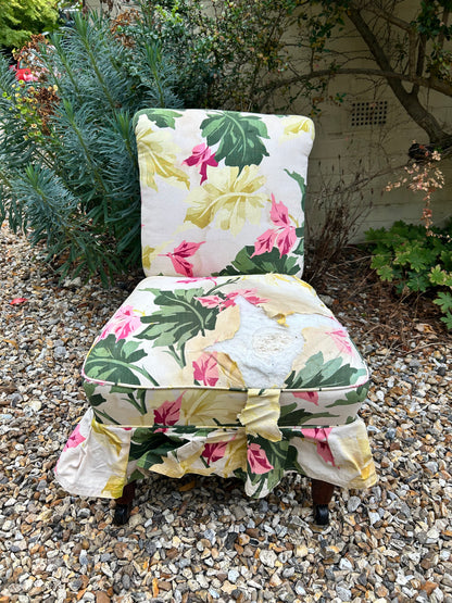SMALL CHAIR