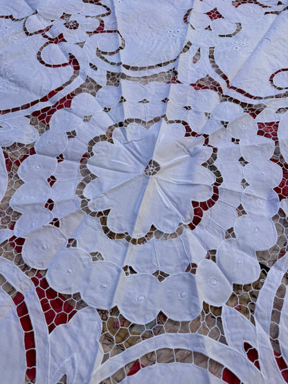 ROUND TABLECLOTH