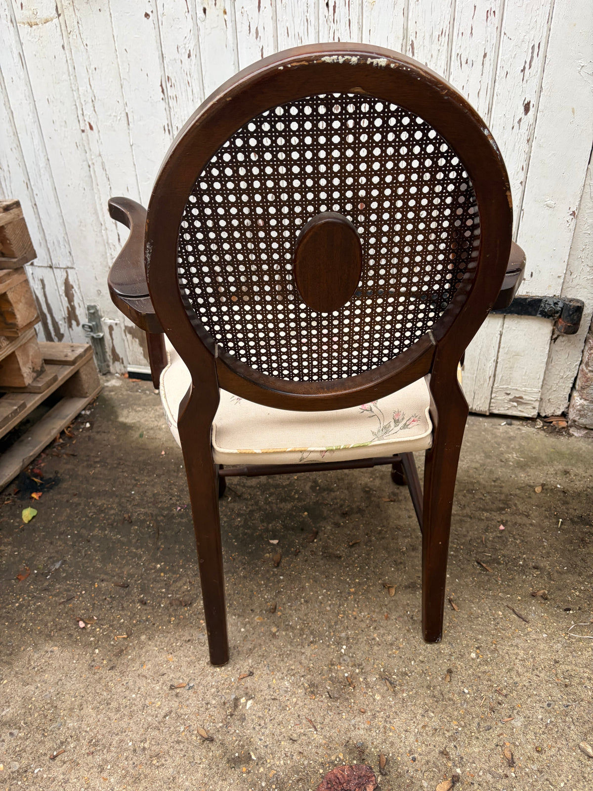 BEDROOM CHAIR