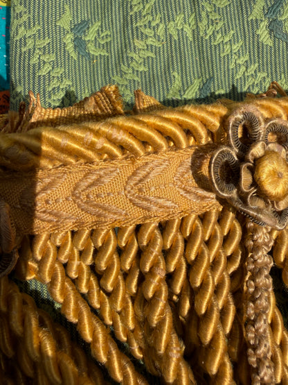ANTIQUE FRINGING