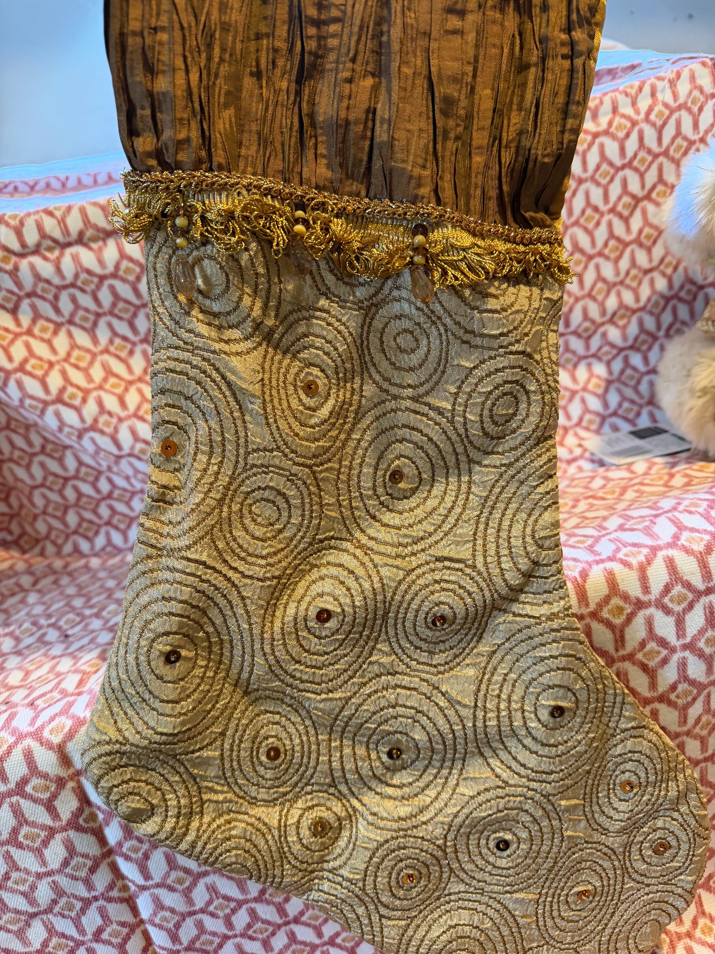 3 GOLD STOCKINGS