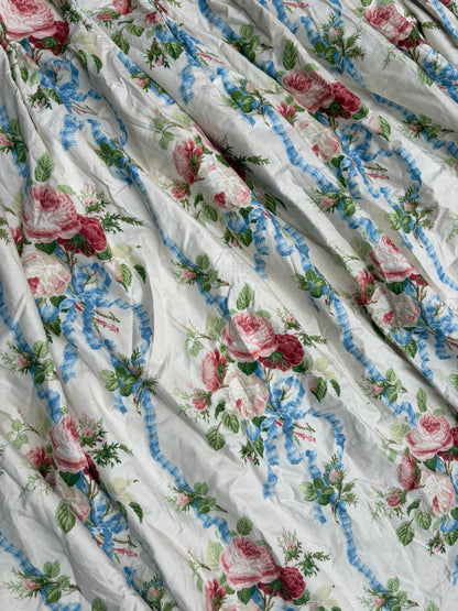 CURTAIN