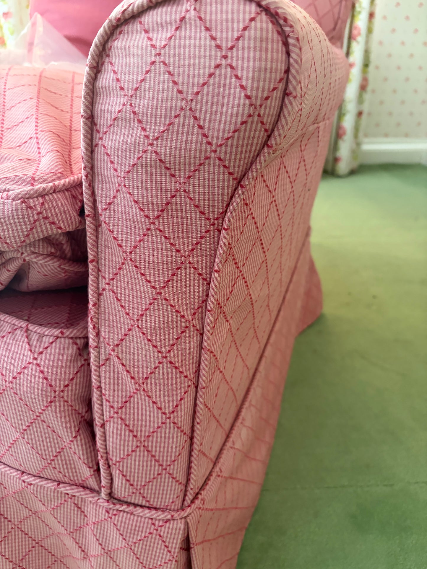PINK CHAIR